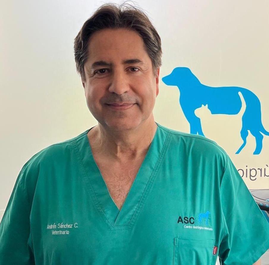 Dr. Andrés Sánchez Carmona